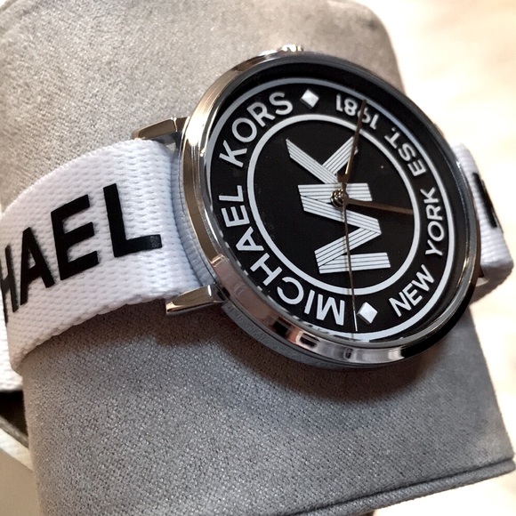 🖤MICHAEL KORS®UNISEX MK Logo Watch🖤 - Picture 8 of 11